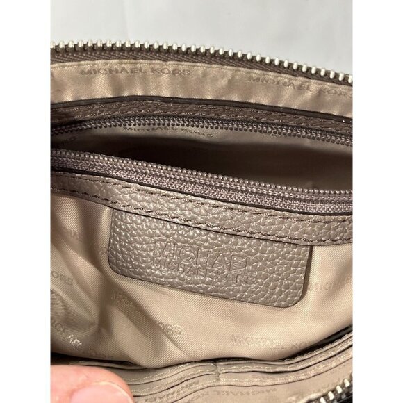 Michael Kors Mercer Large Snap Pocket Crossbody taupe - Picture 6 of 16